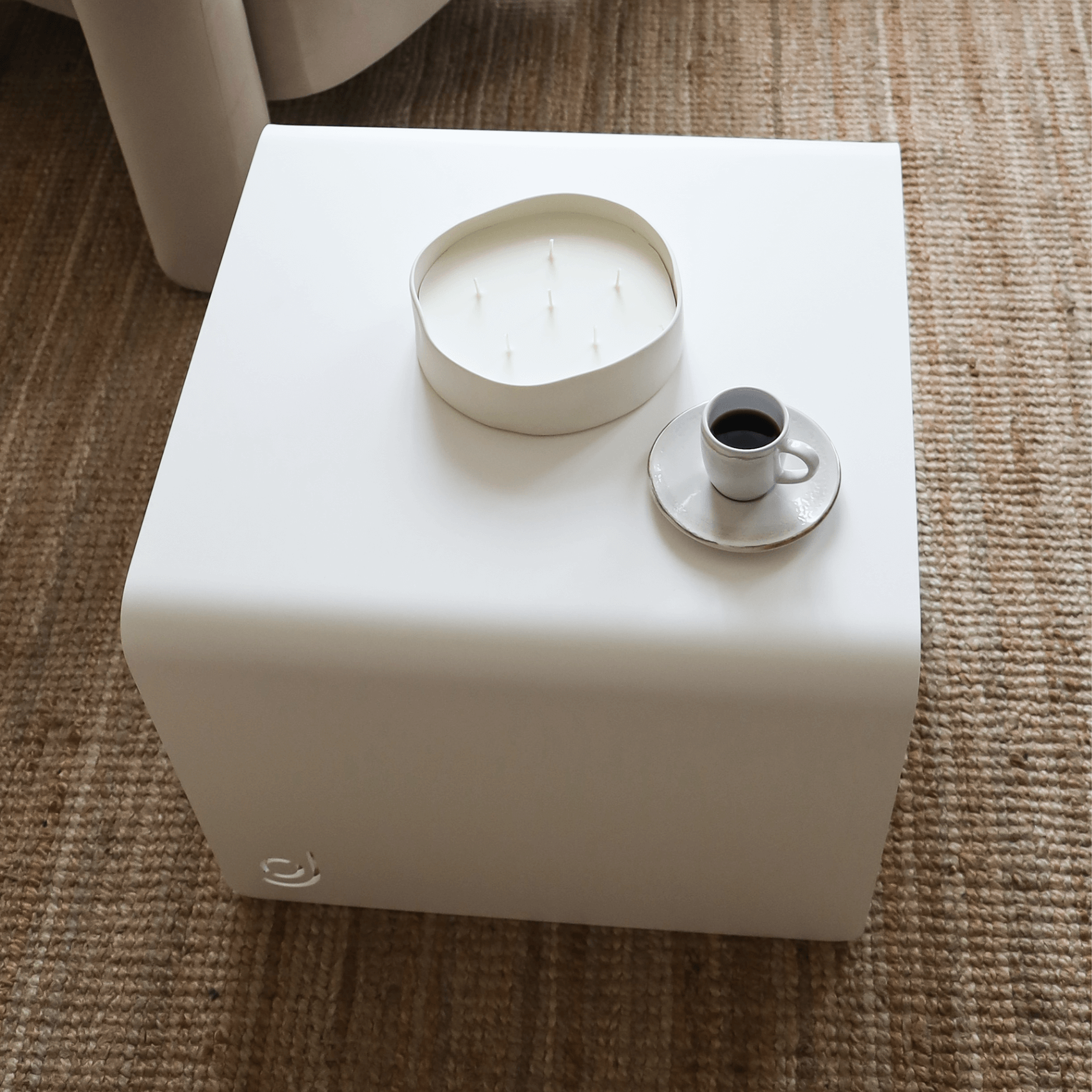The Lofalo Classic White Coffee Table Shop High-end metal furniture 
