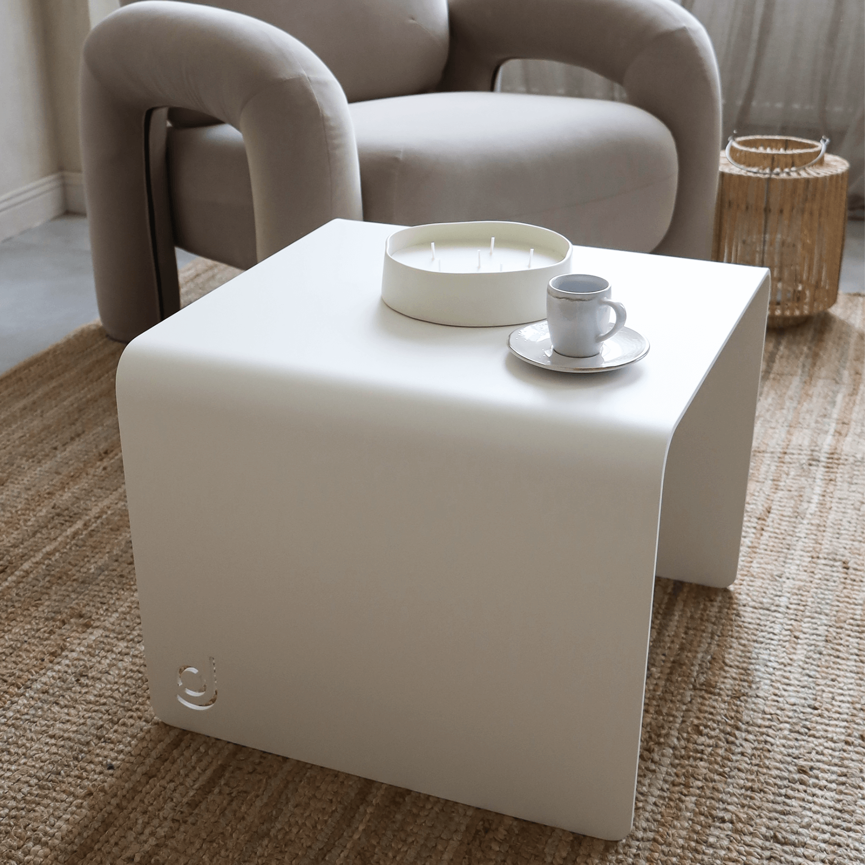 The Lofalo Classic White Coffee Table Shop High-end metal furniture 
